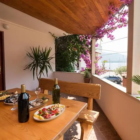 Nina & Kate - One Bedroom With Terrace And Sea View *