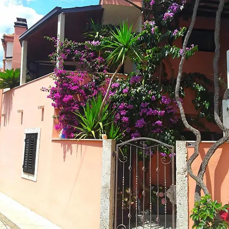 Apartmán Nina & Kate - One Bedroom With Terrace And Sea View
