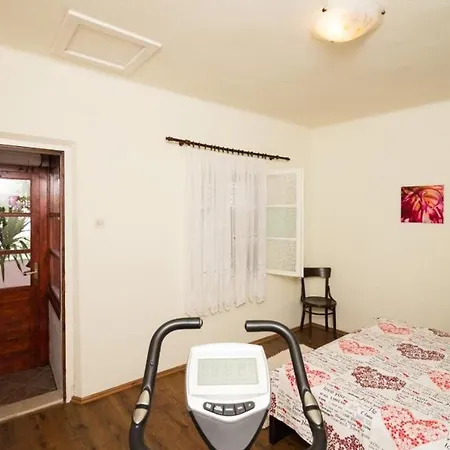 Nina & Kate - One Bedroom With Terrace And Sea View Apartmán *